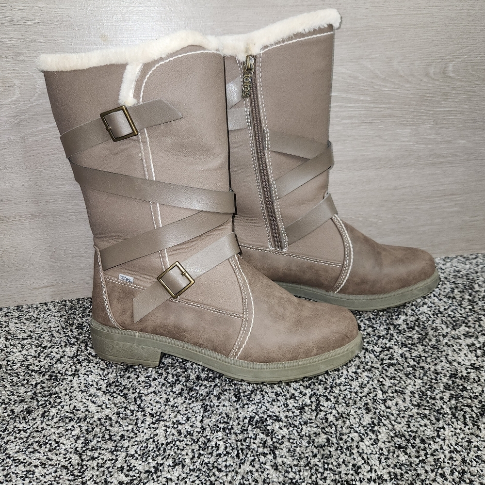 TOTES Diedre Boots Womens Sz 10 Winter,Brown Tan Vegan Leather Fur,Strappy Fuzzy